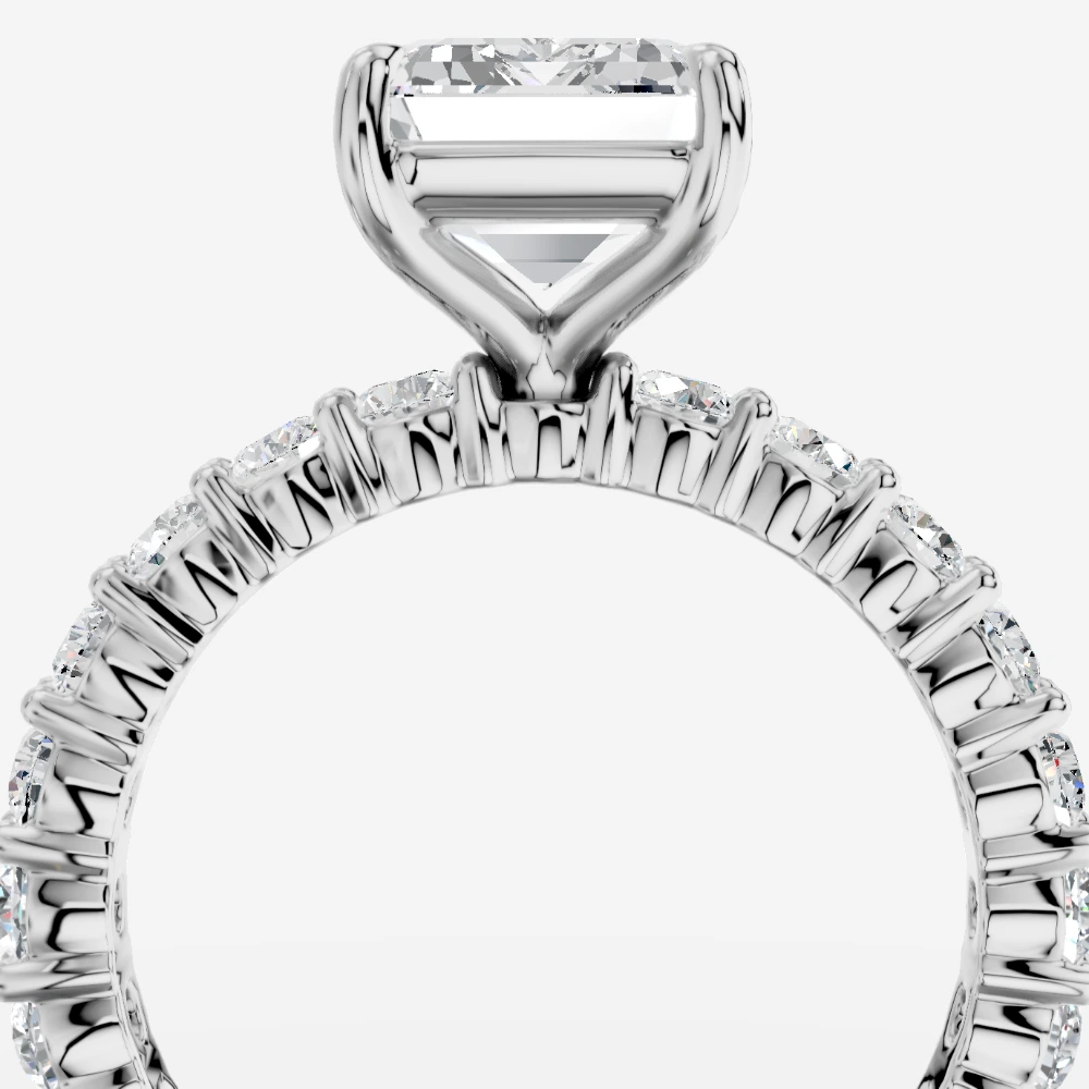 Imperial Ring med smaragdslipad labbodlad diamant