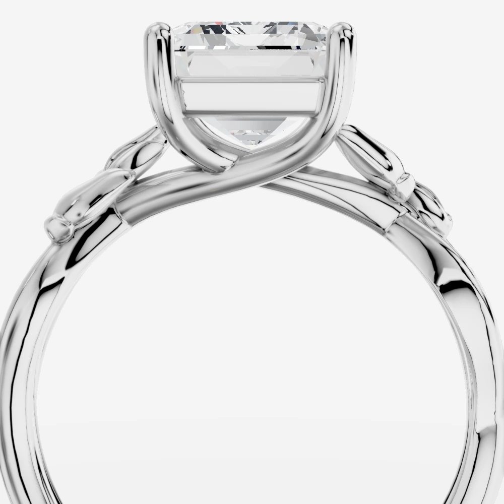 Dione Ring med smaragdslipad labbodlad diamant